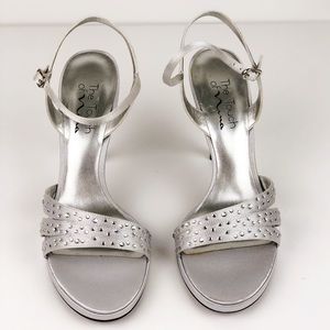 THE TOUCH OF NINA SILVER W/ CRYSTAL FORMAL HEELS